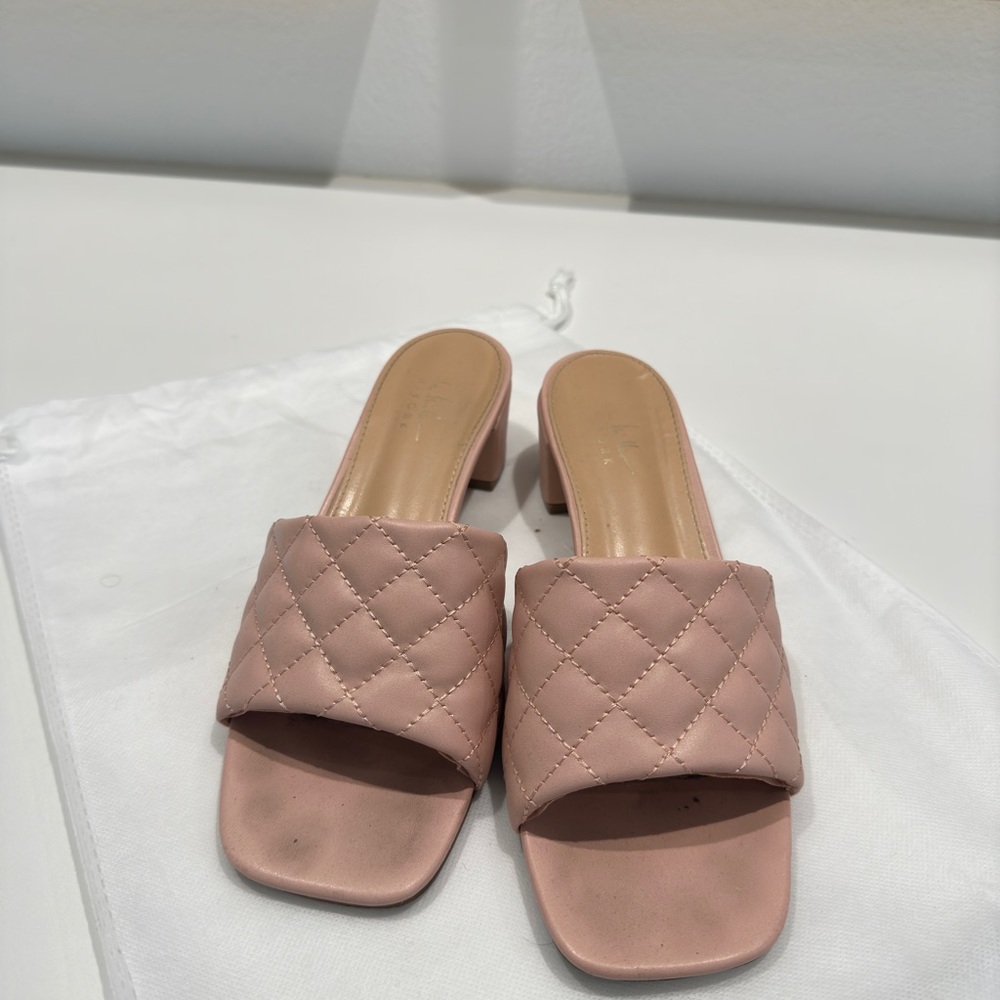 Unbranded blush pink mules